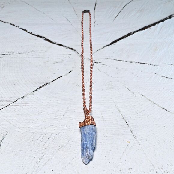Raw Kyanite Copper Electroformed Pendant - Picture 4 of 4